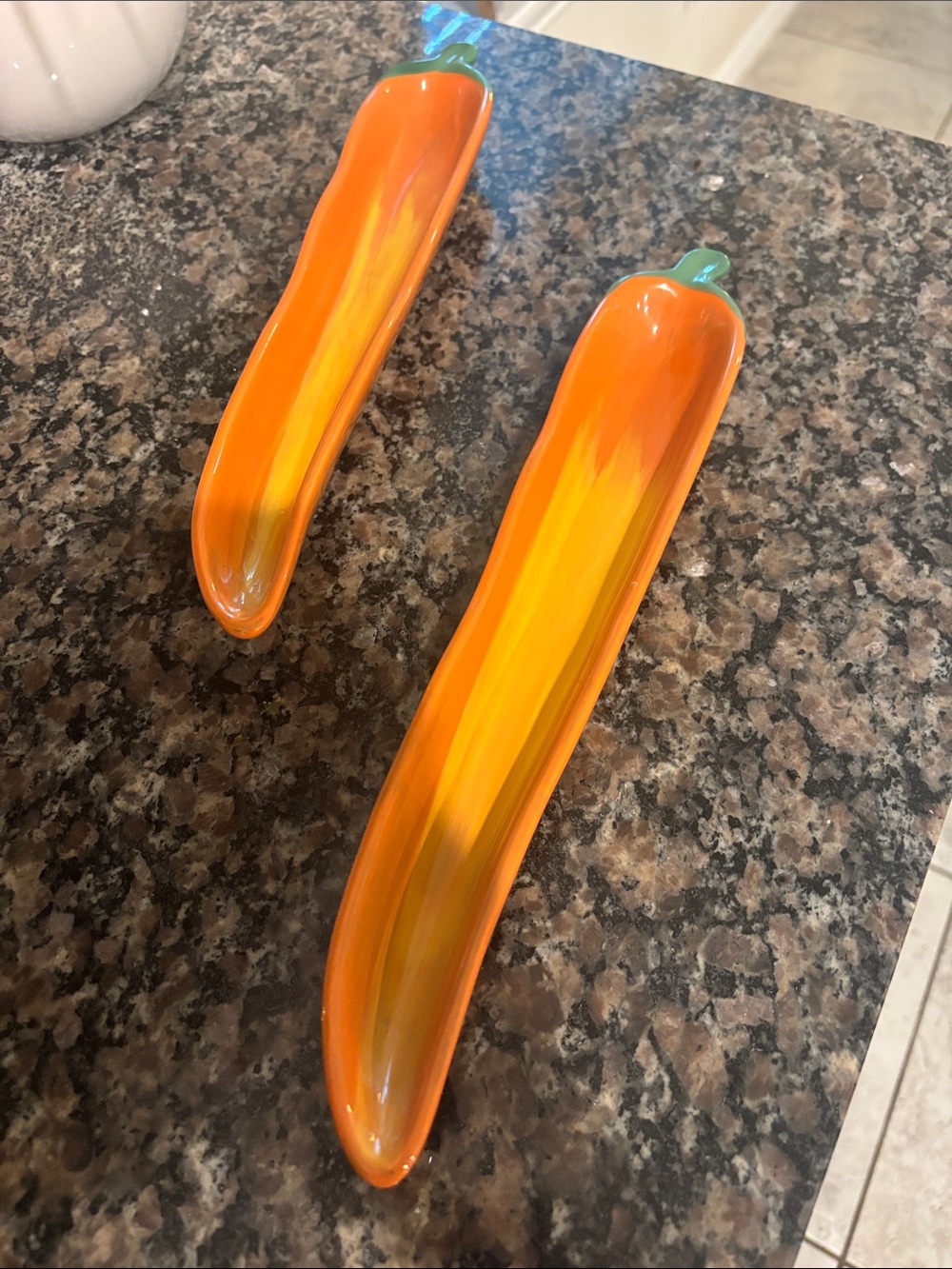 Decorative Glass Chili Pepper Dish - Orange spoon holder as you cook